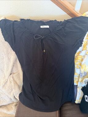 Old Navy Black Short Sleeve Tie-Front Tunic Top